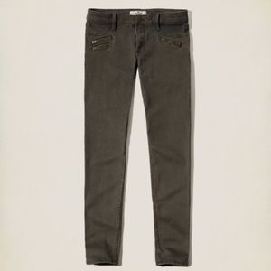 Skinny Jeans with Zipper Pockets by Hollister